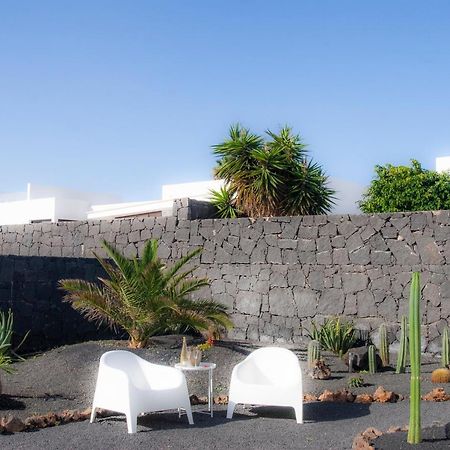 El Jardin De Juanita - Rooms Playa Blanca  Exteriör bild