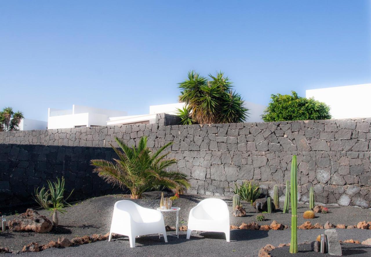 El Jardin De Juanita - Rooms Playa Blanca  Exteriör bild